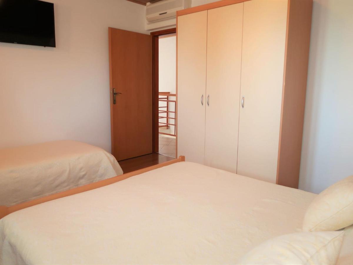 Holiday Home Andrea - Lbn415 By Interhome ラビン エクステリア 写真